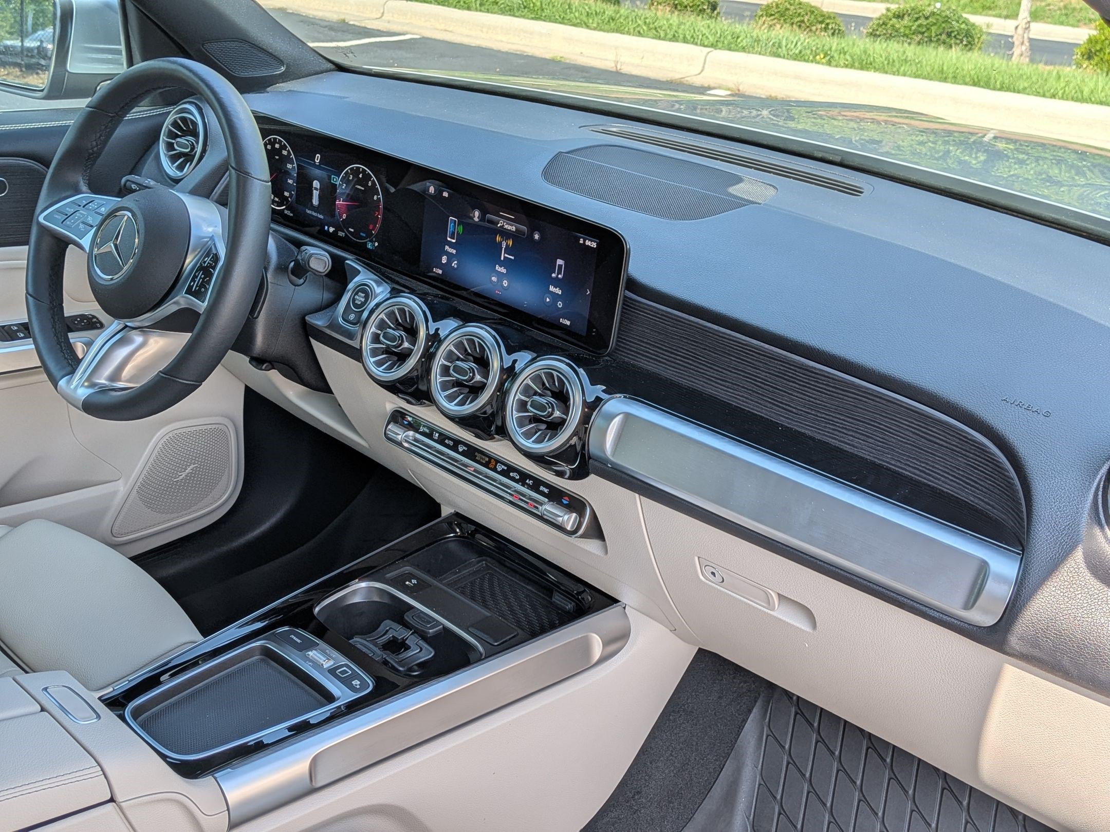Certified 2026 Mercedes-Benz GLB 250 image 34