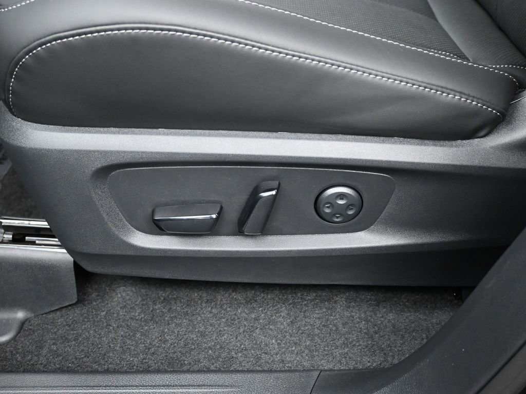 New 2026 INFINITI QX60 Luxe image 16