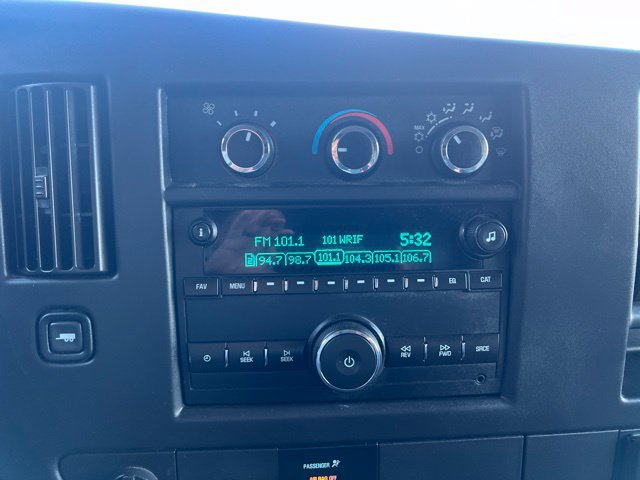 Used 2017 Chevrolet Express 2500 RWD image 22