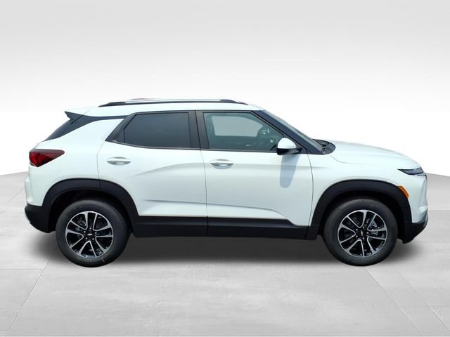 New 2026 Chevrolet TrailBlazer LT w/ Driver Confidence Package FWD image 2