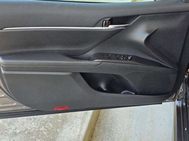 Used 2024 Toyota Camry SE image 27