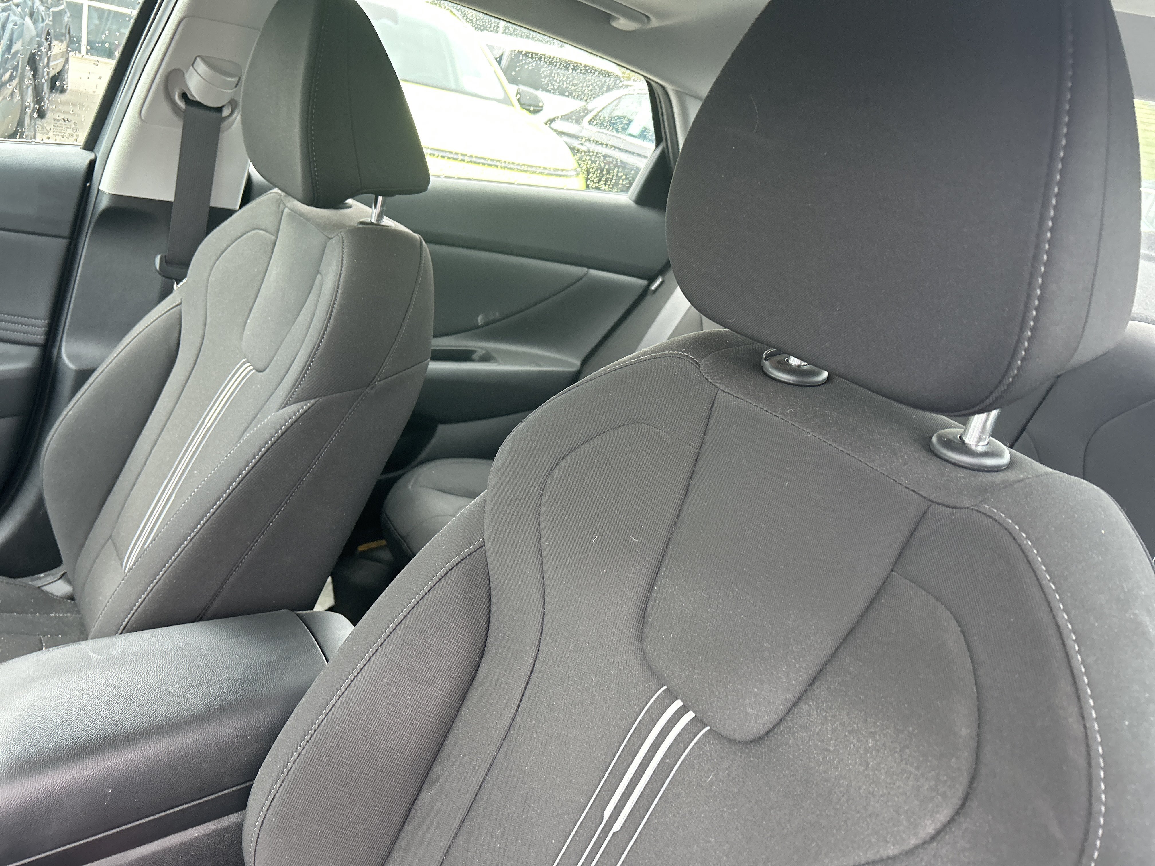 Certified 2025 Hyundai Elantra SEL FWD image 2