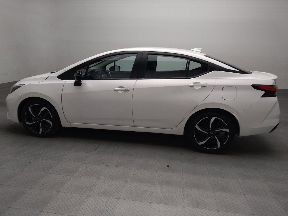 Used 2025 Nissan Versa SR FWD image 3