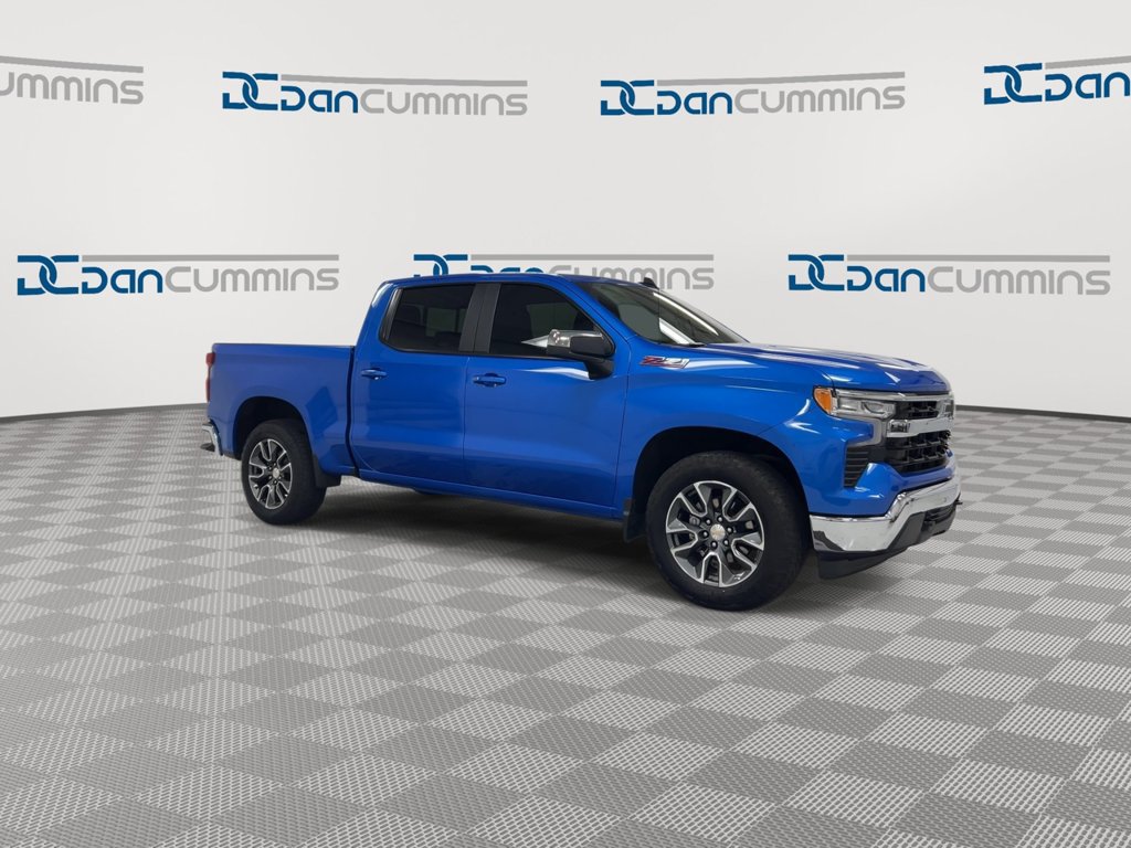 Used 2025 Chevrolet Silverado 1500 LT AWD/4WD image 2