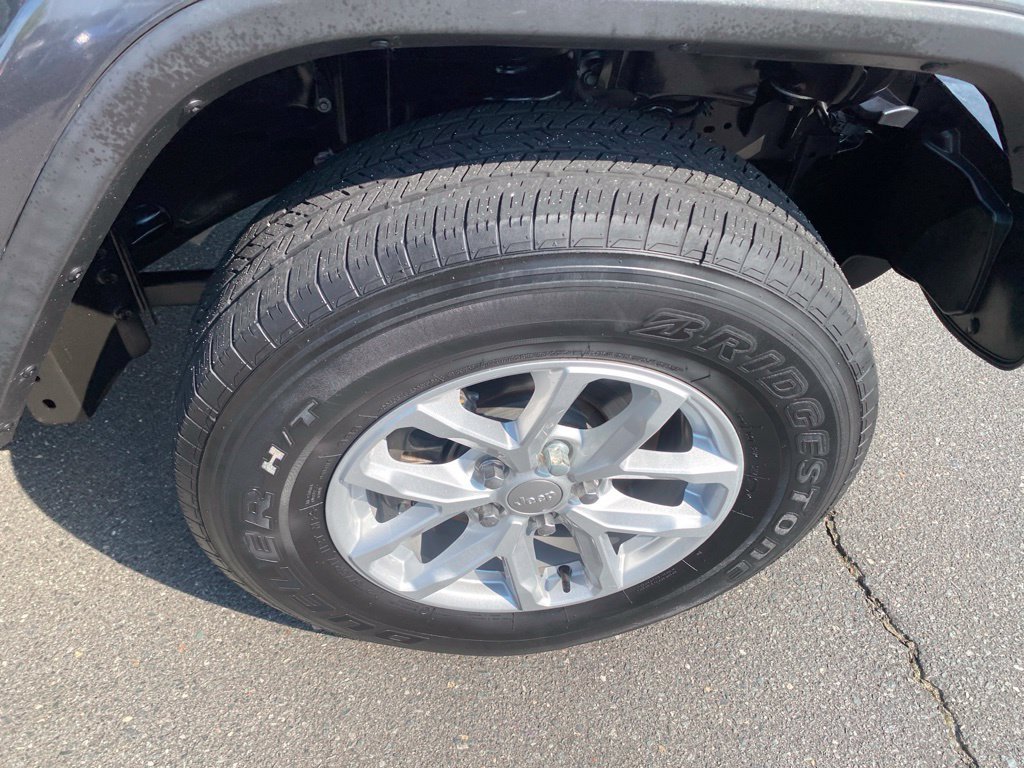 Used 2023 Jeep Gladiator Sport AWD/4WD image 18