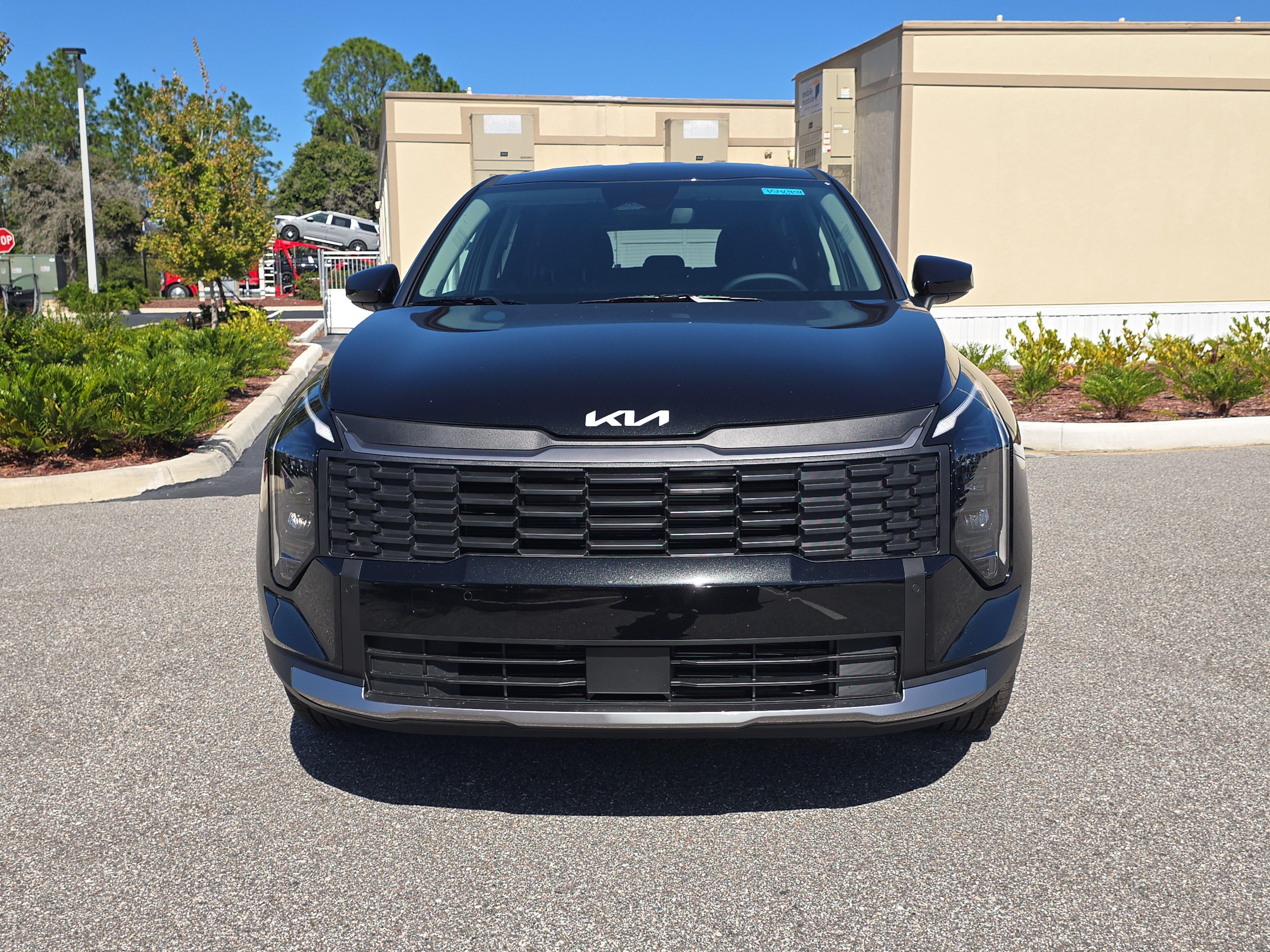 New 2027 Kia Sportage LX FWD image 3