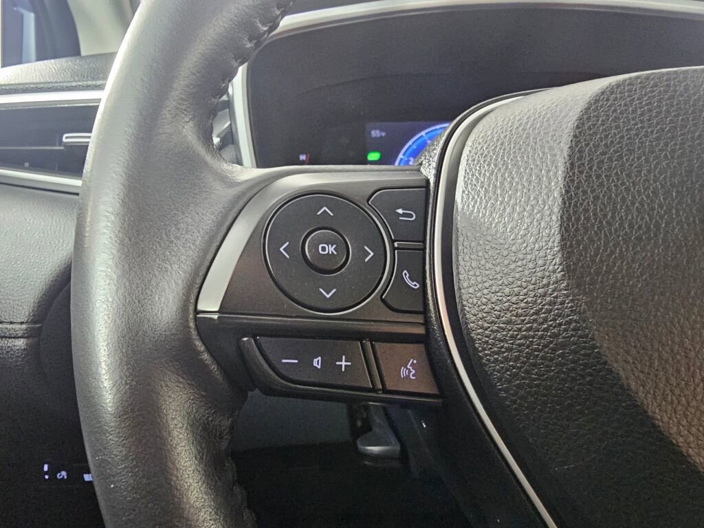 Used 2023 Toyota Corolla Cross XLE w/ Convenience Package image 23