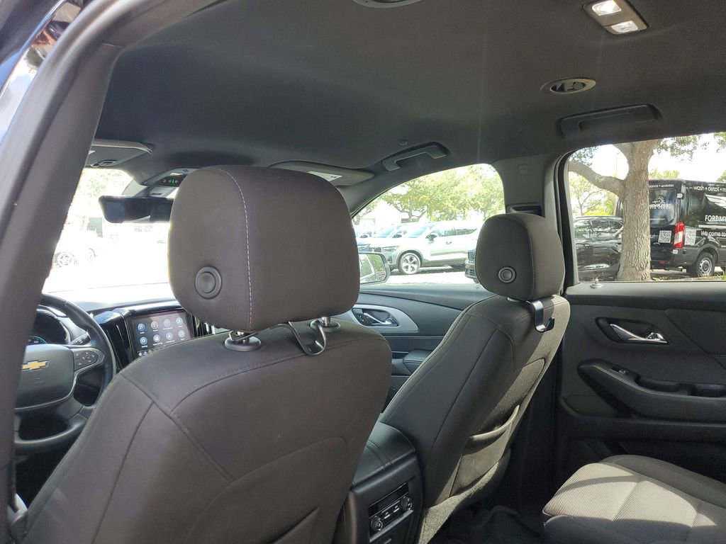 Used 2023 Chevrolet Traverse LT image 18