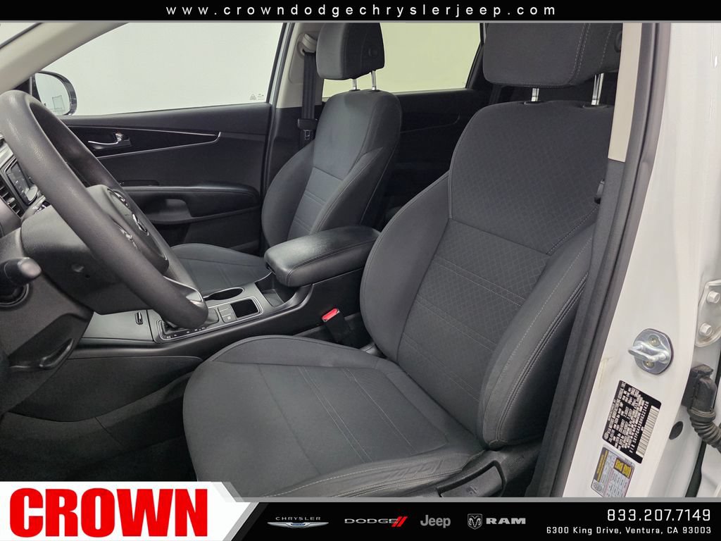 Used 2017 Kia Sorento FWD image 16