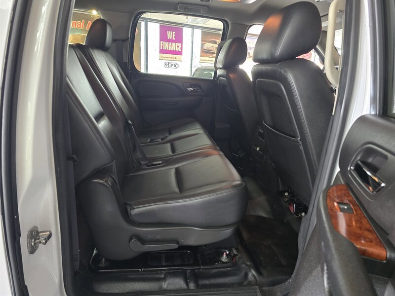 Used 2013 GMC Yukon XL 2500 w/ Skid Plate Package AWD/4WD image 17