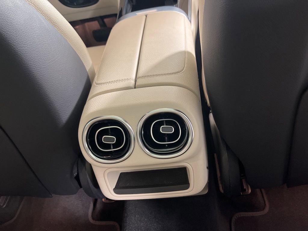 Used 2023 Mercedes-Benz GLC 300 4MATIC image 9