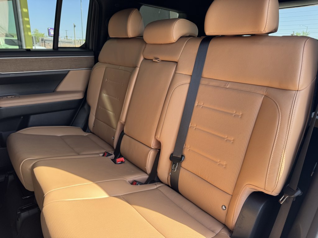 Used 2024 Hyundai Santa Fe Limited image 36