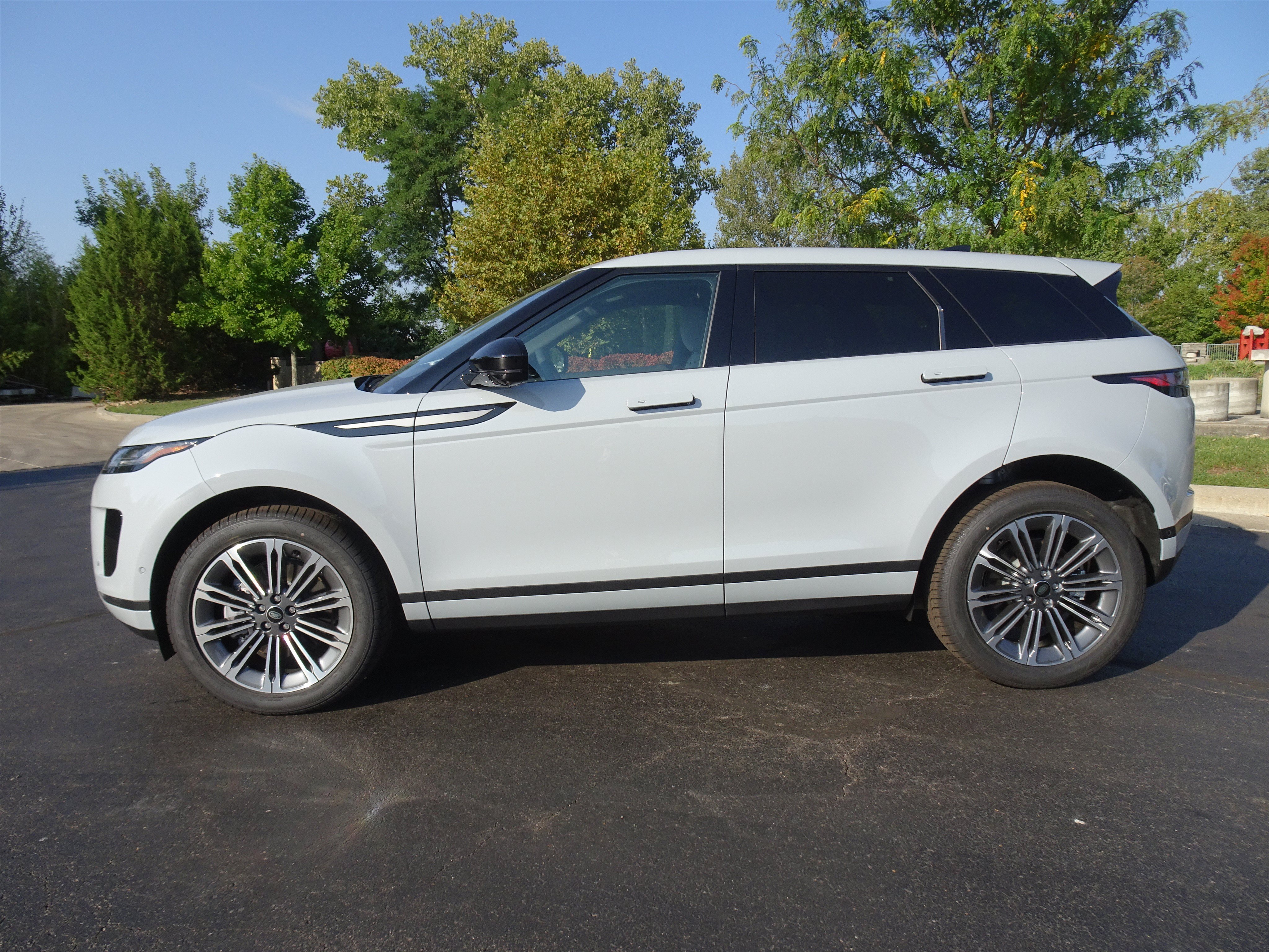 New 2026 Land Rover Range Rover Evoque S AWD/4WD image 5