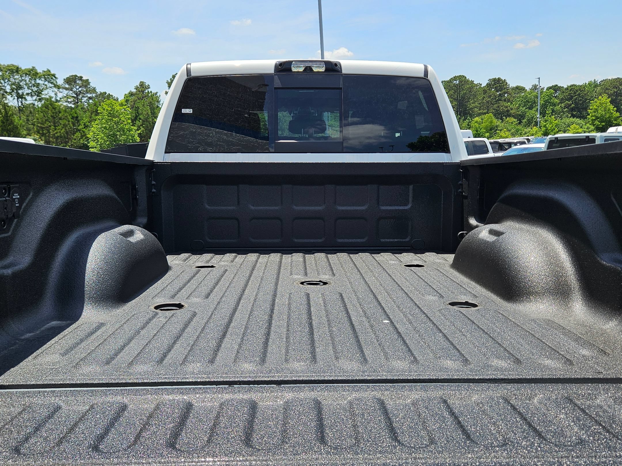 New 2026 RAM 2500 Laramie w/ Sport Appearance Package AWD/4WD image 25