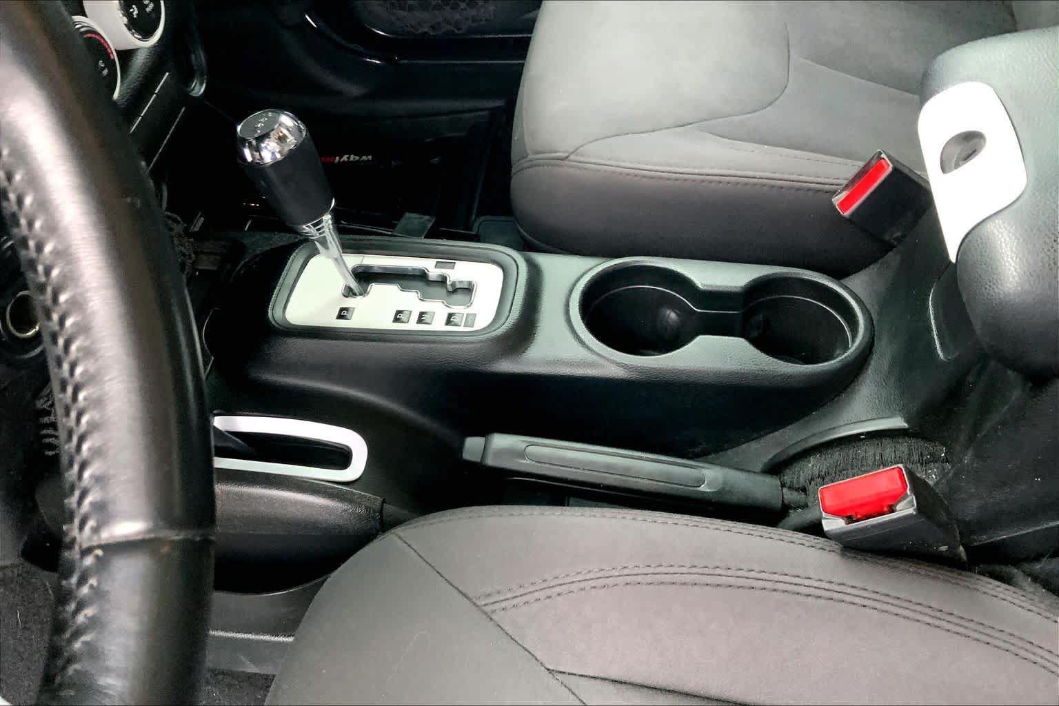 Used 2018 Jeep Wrangler Sport AWD/4WD image 17