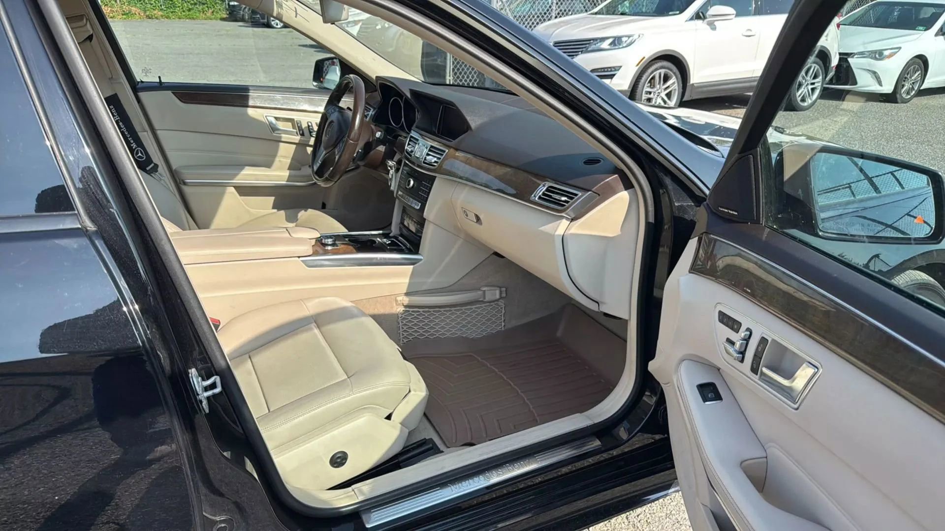 Used 2016 Mercedes-Benz E 350 4MATIC Sedan image 25