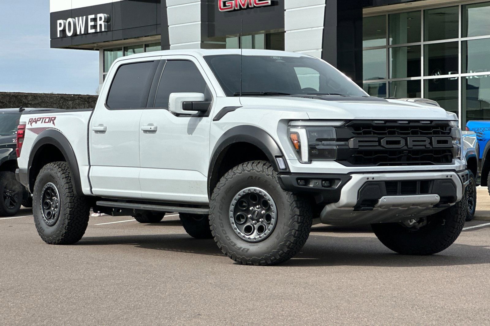 Used 2025 Ford F150 Raptor image 2