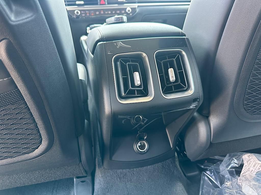 New 2025 Kia Sorento S image 19