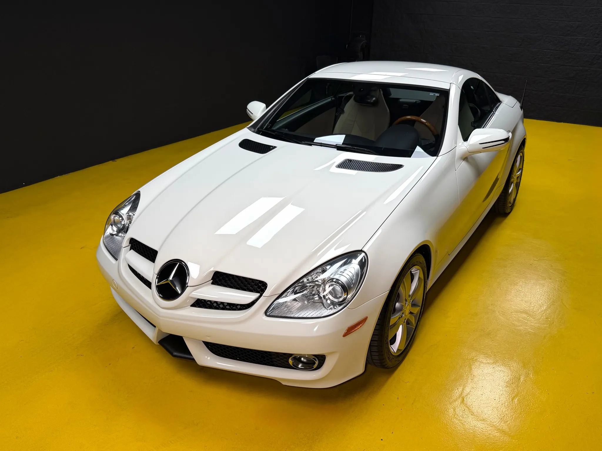 Used 2010 Mercedes-Benz SLK 300 image 45