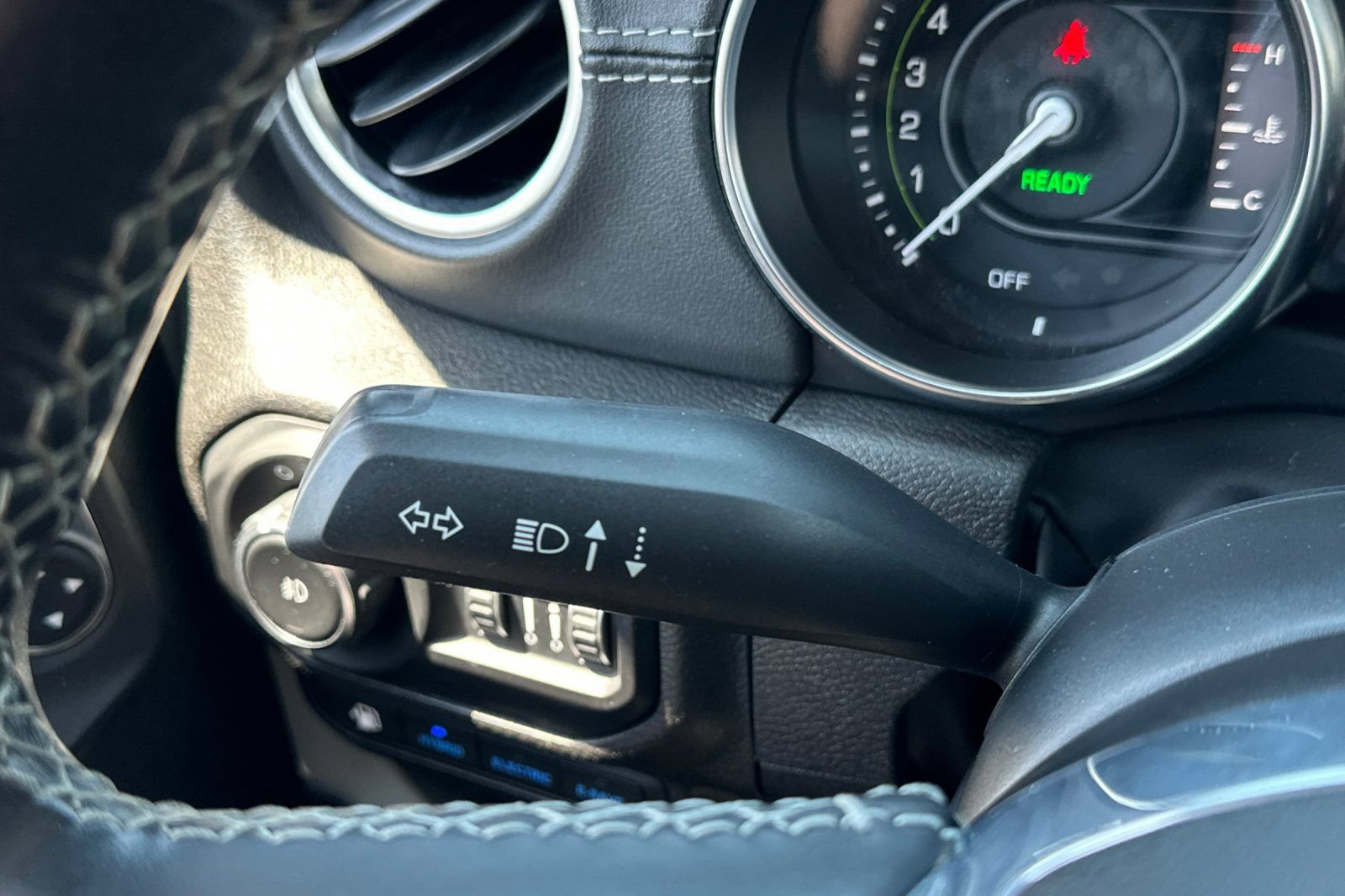 Used 2022 Jeep Wrangler Unlimited Sahara w/ Safety Group AWD/4WD image 33