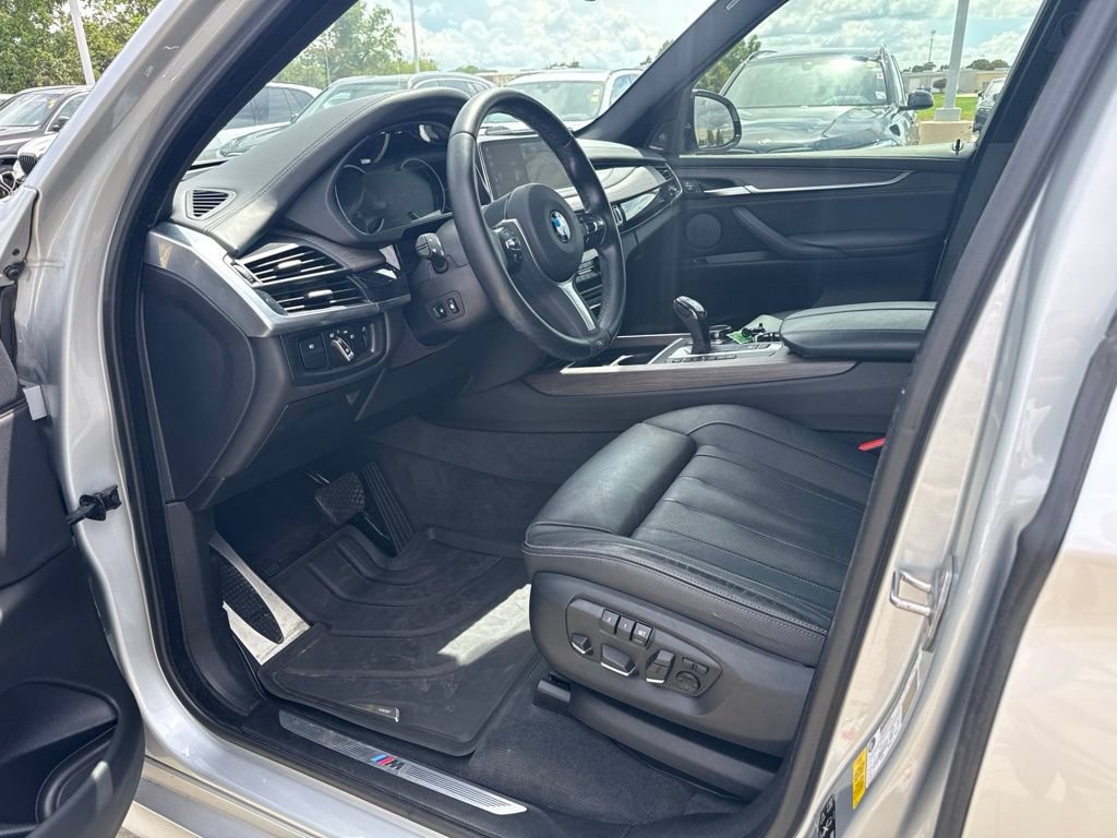 Used 2018 BMW X5 xDrive50i w/ M Sport Package AWD/4WD image 12
