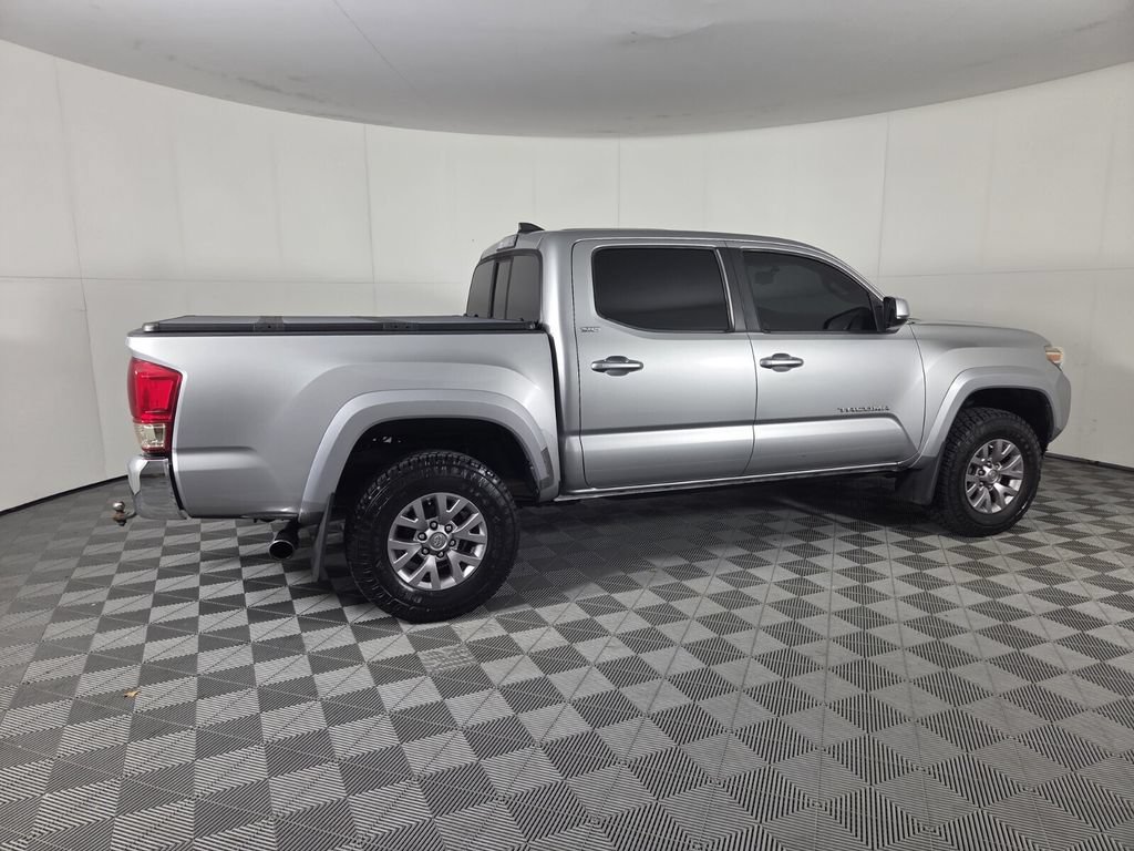 Used 2017 Toyota Tacoma TRD Sport RWD image 5