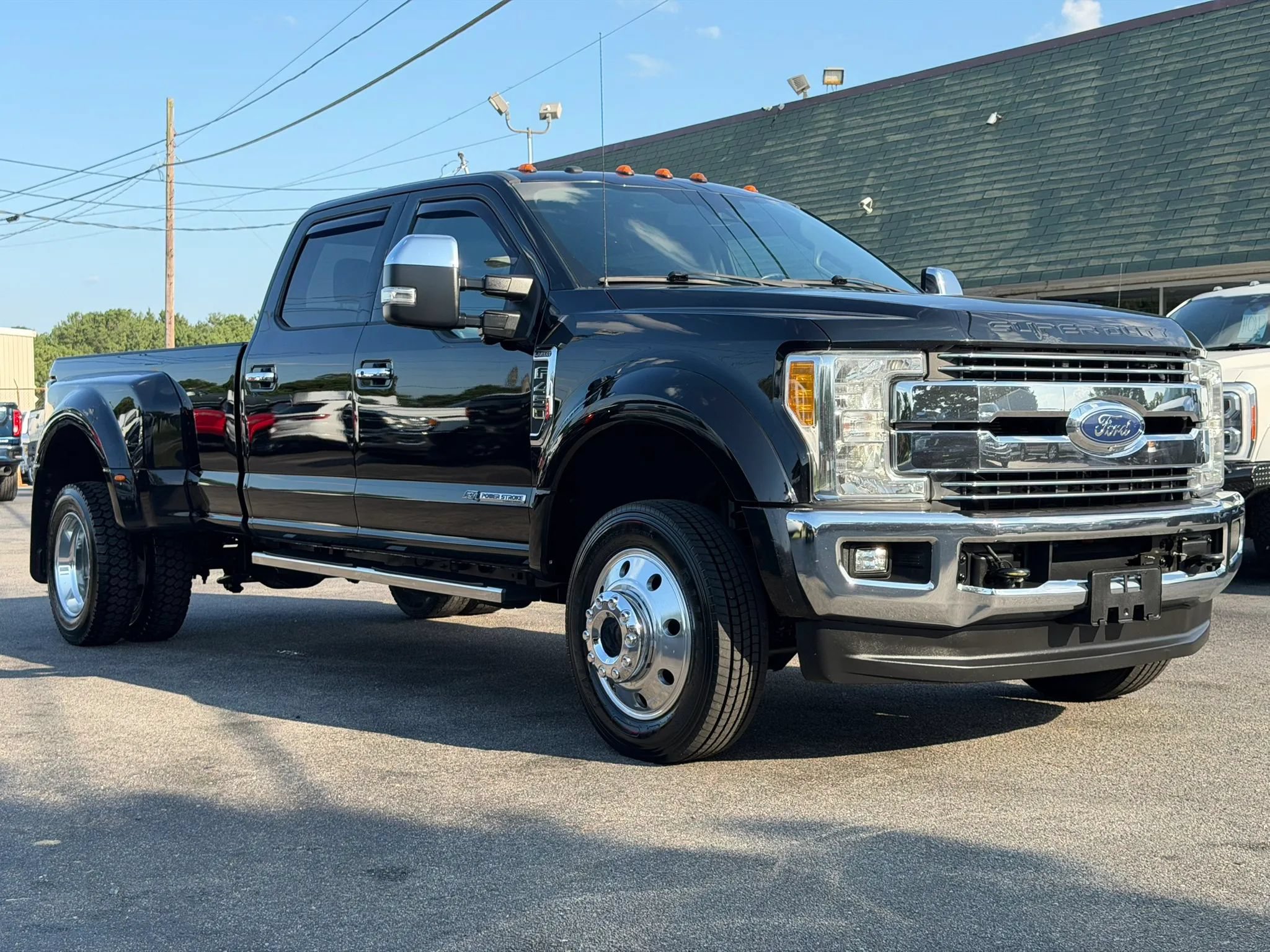 Used 2017 Ford F450 Lariat w/ Lariat Ultimate Package AWD/4WD image 3