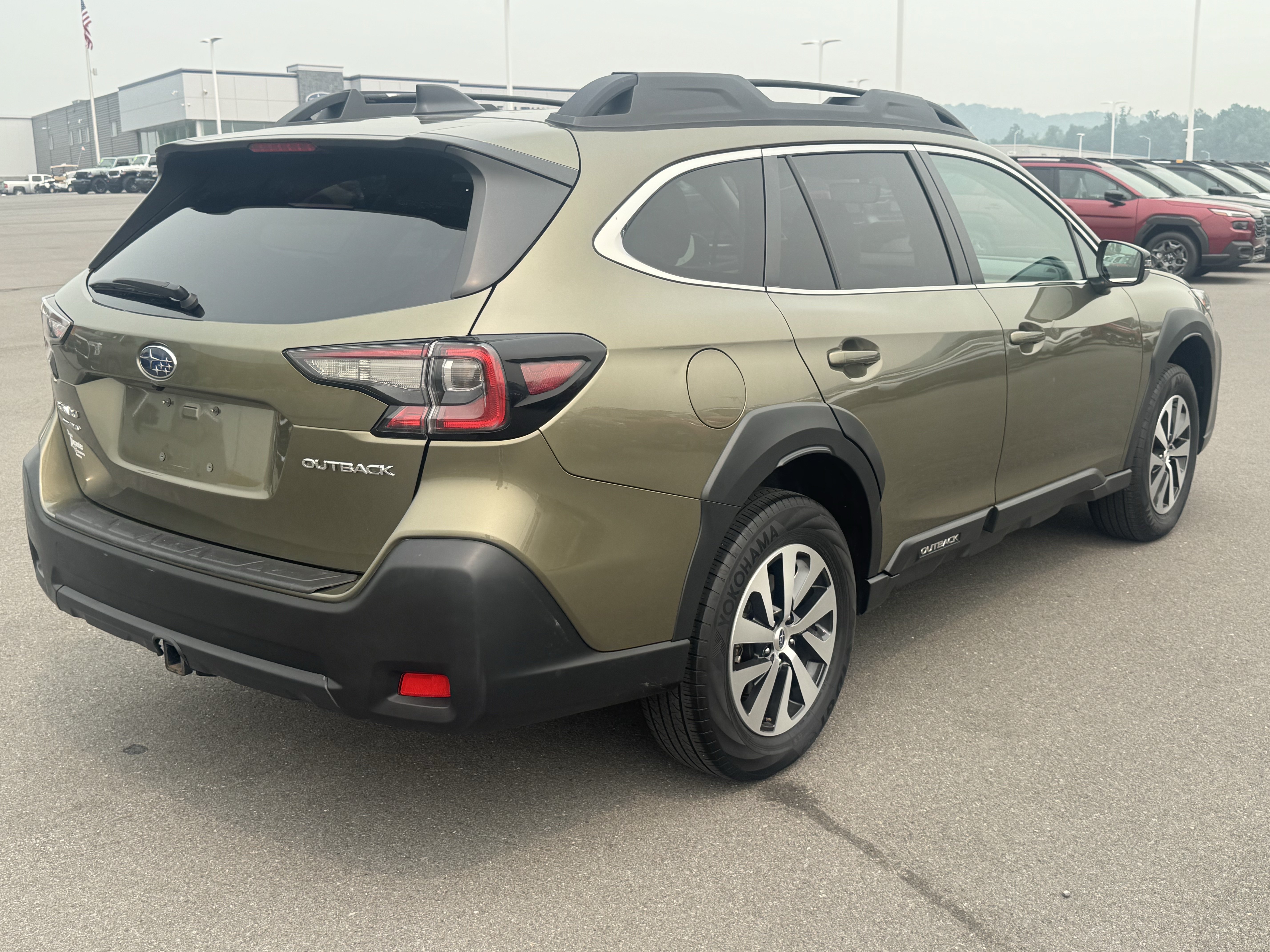 Certified 2024 Subaru Outback Premium w/ Popular Package #1A AWD/4WD image 3