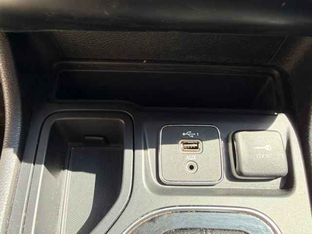 Used 2020 Jeep Cherokee Limited FWD image 31