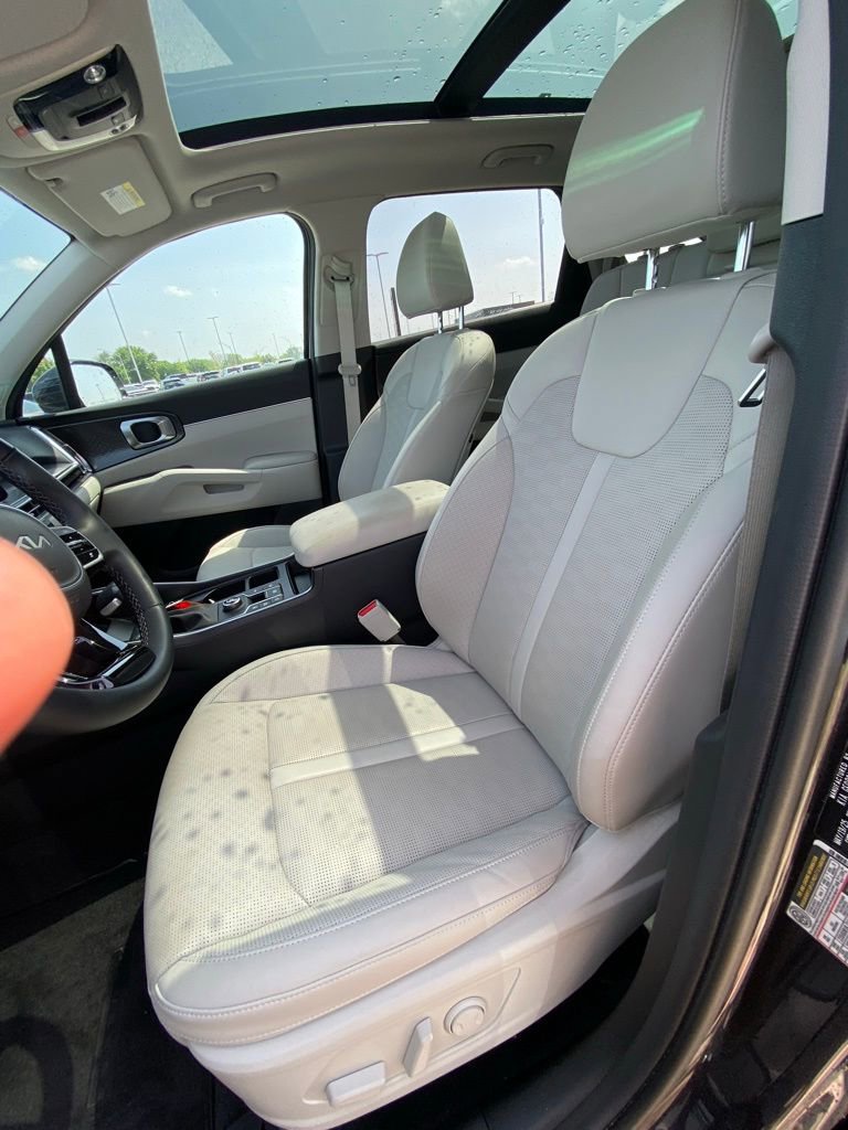 Certified 2025 Kia Sorento S w/ Panoramic Sunroof Package FWD image 10