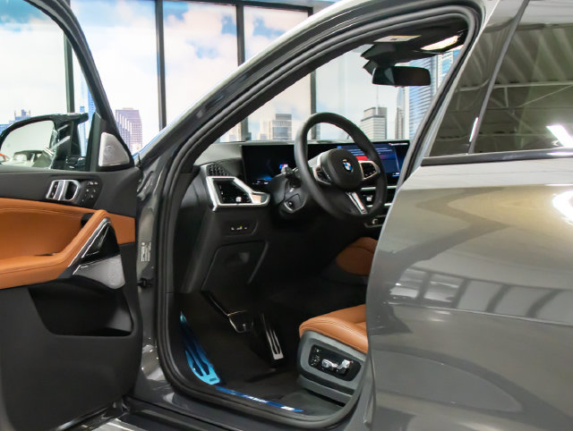 New 2027 BMW X6 M60i AWD/4WD image 13