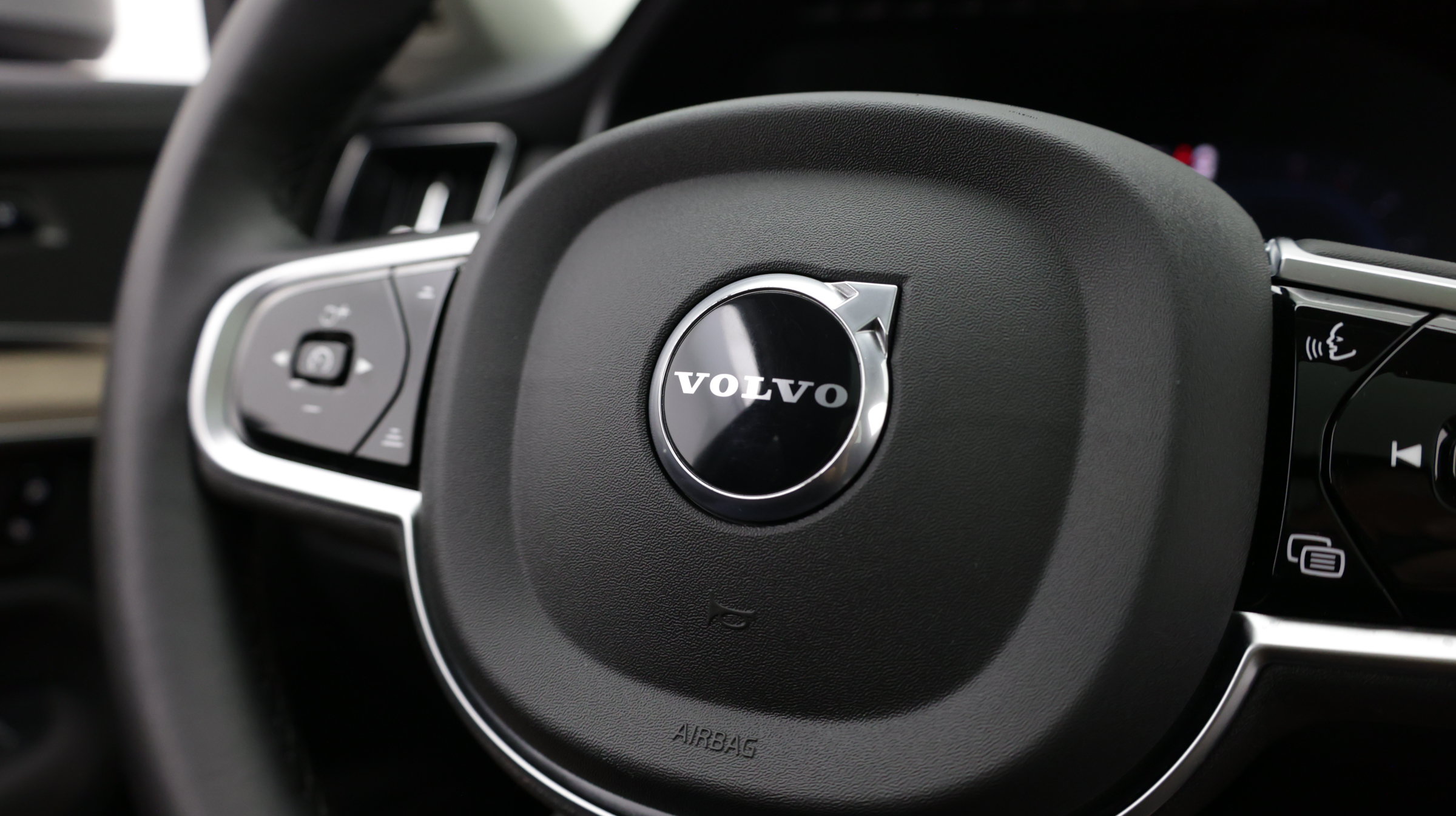 Used 2025 Volvo XC90 B5 Core AWD/4WD image 29