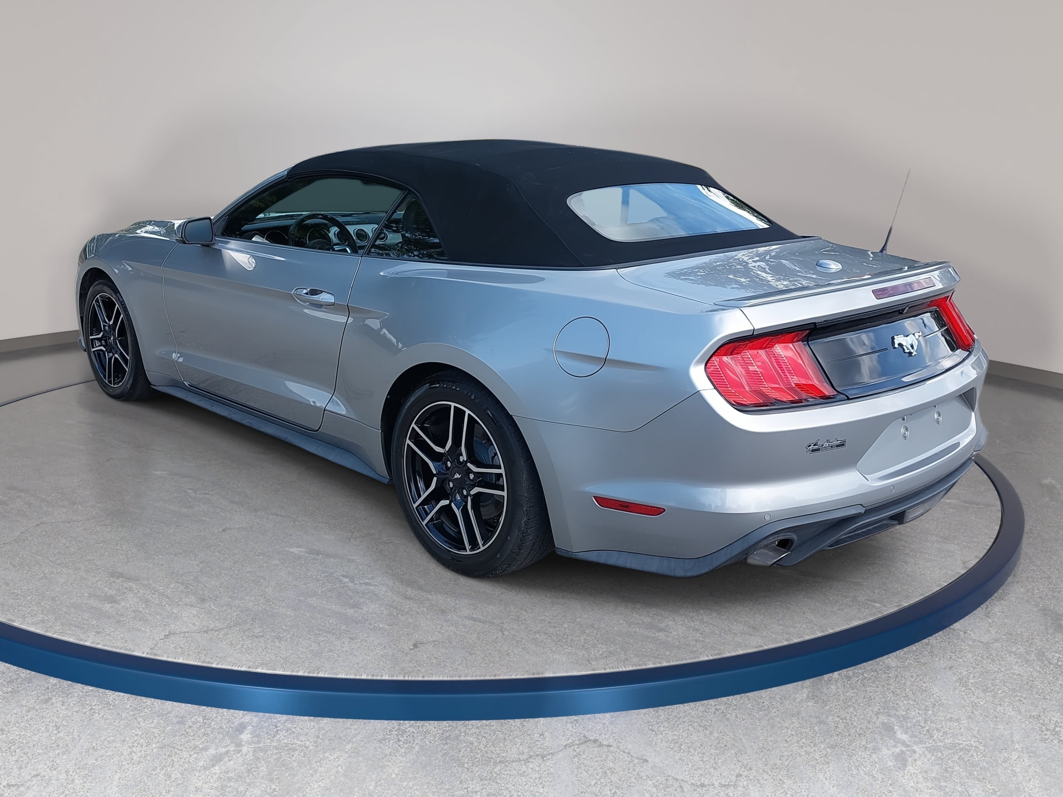 Used 2020 Ford Mustang Premium RWD image 7