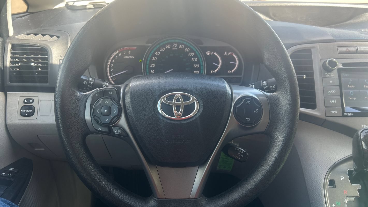 Used 2015 Toyota Venza LE AWD/4WD image 23