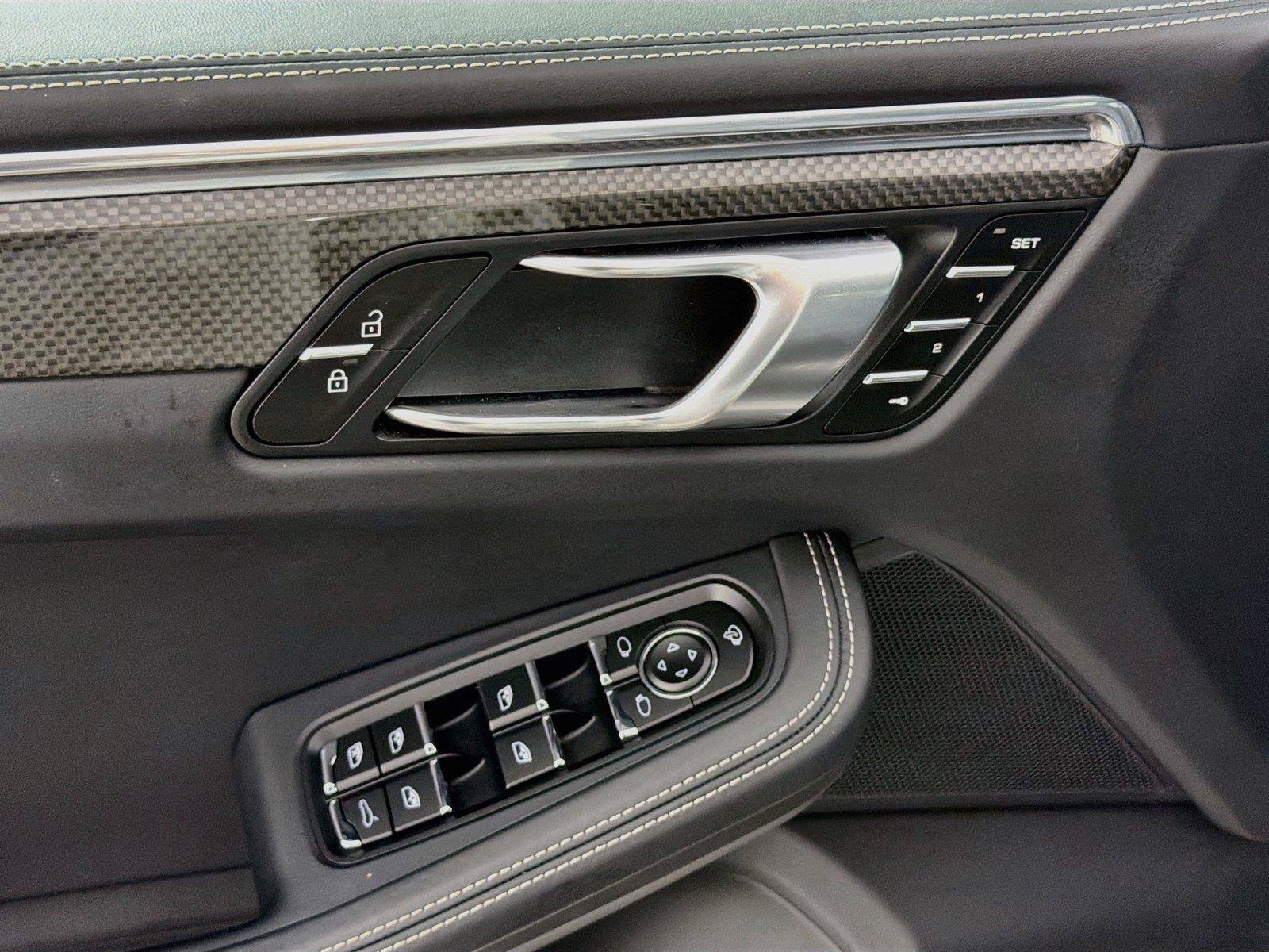 Certified 2025 Porsche Macan GTS AWD/4WD image 31
