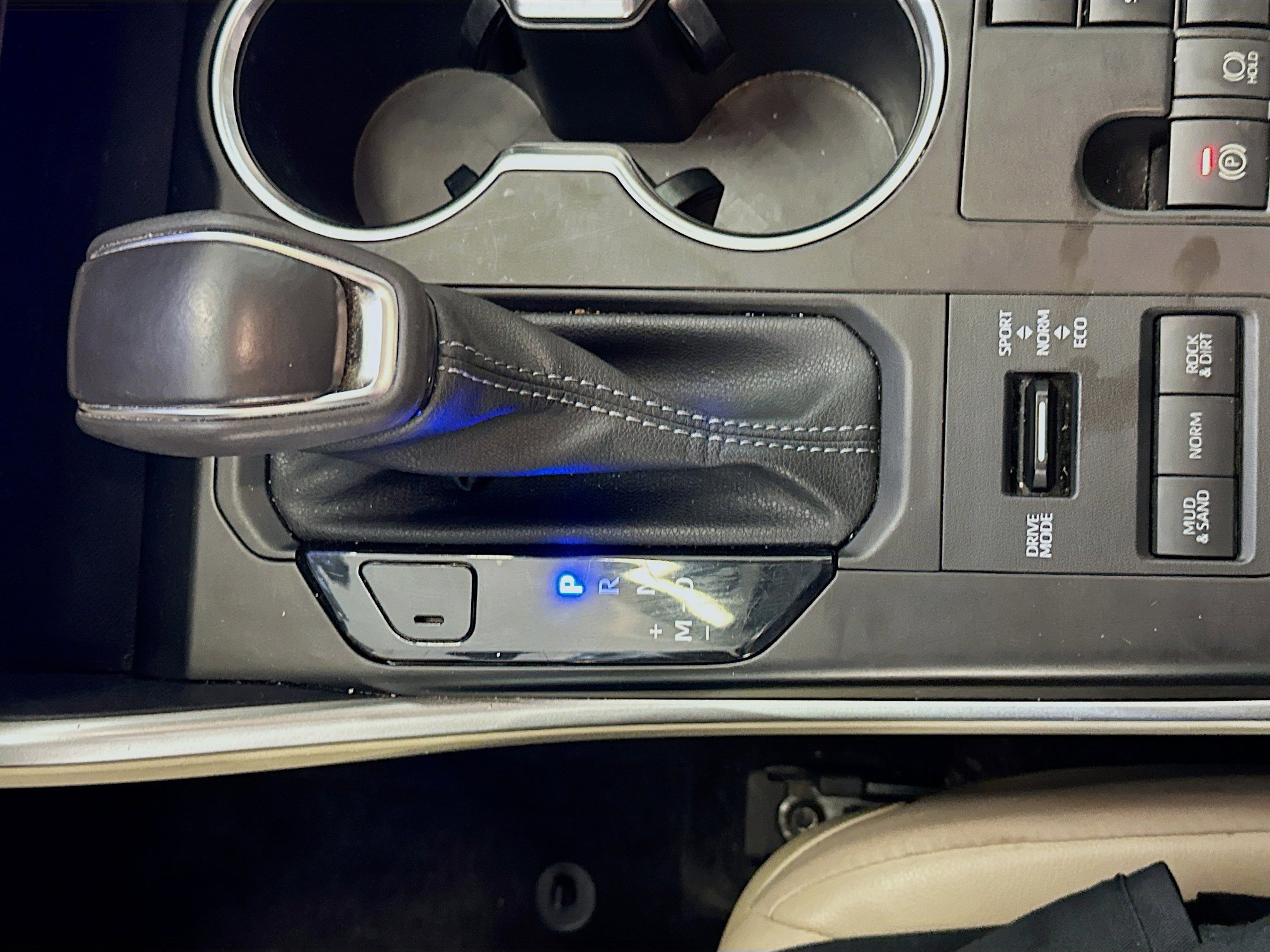 Used 2023 Toyota Highlander XLE image 25