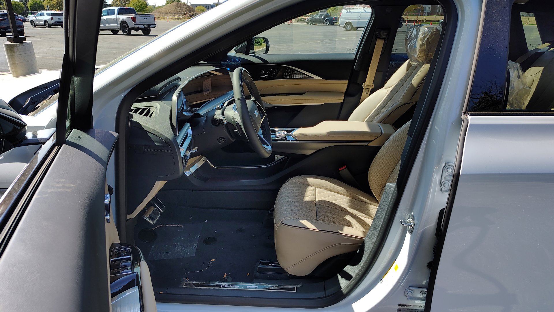 New 2026 Cadillac Lyriq Signature Luxury image 8