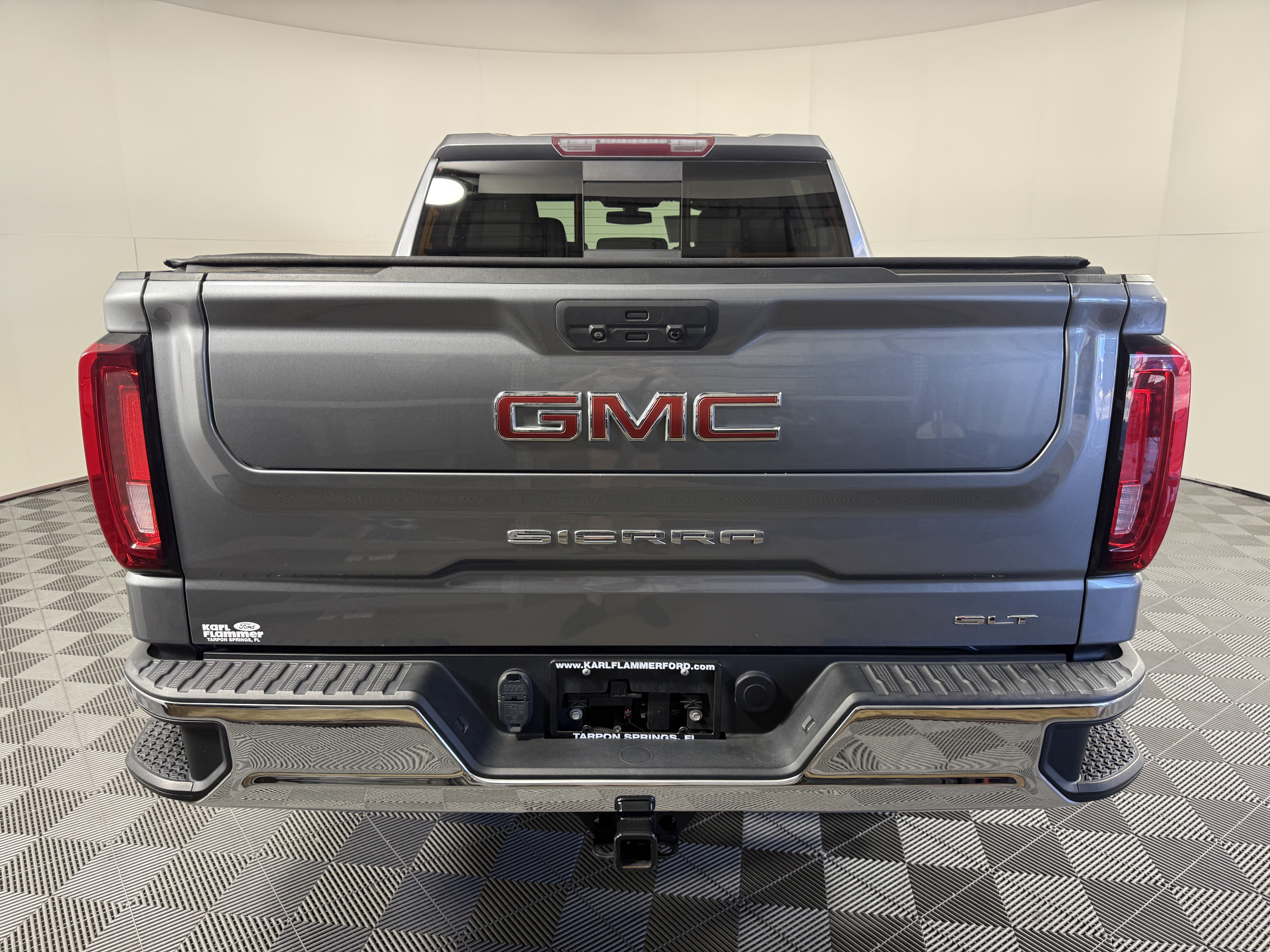 Used 2021 GMC Sierra 1500 SLT w/ SLT Premium Package RWD image 4