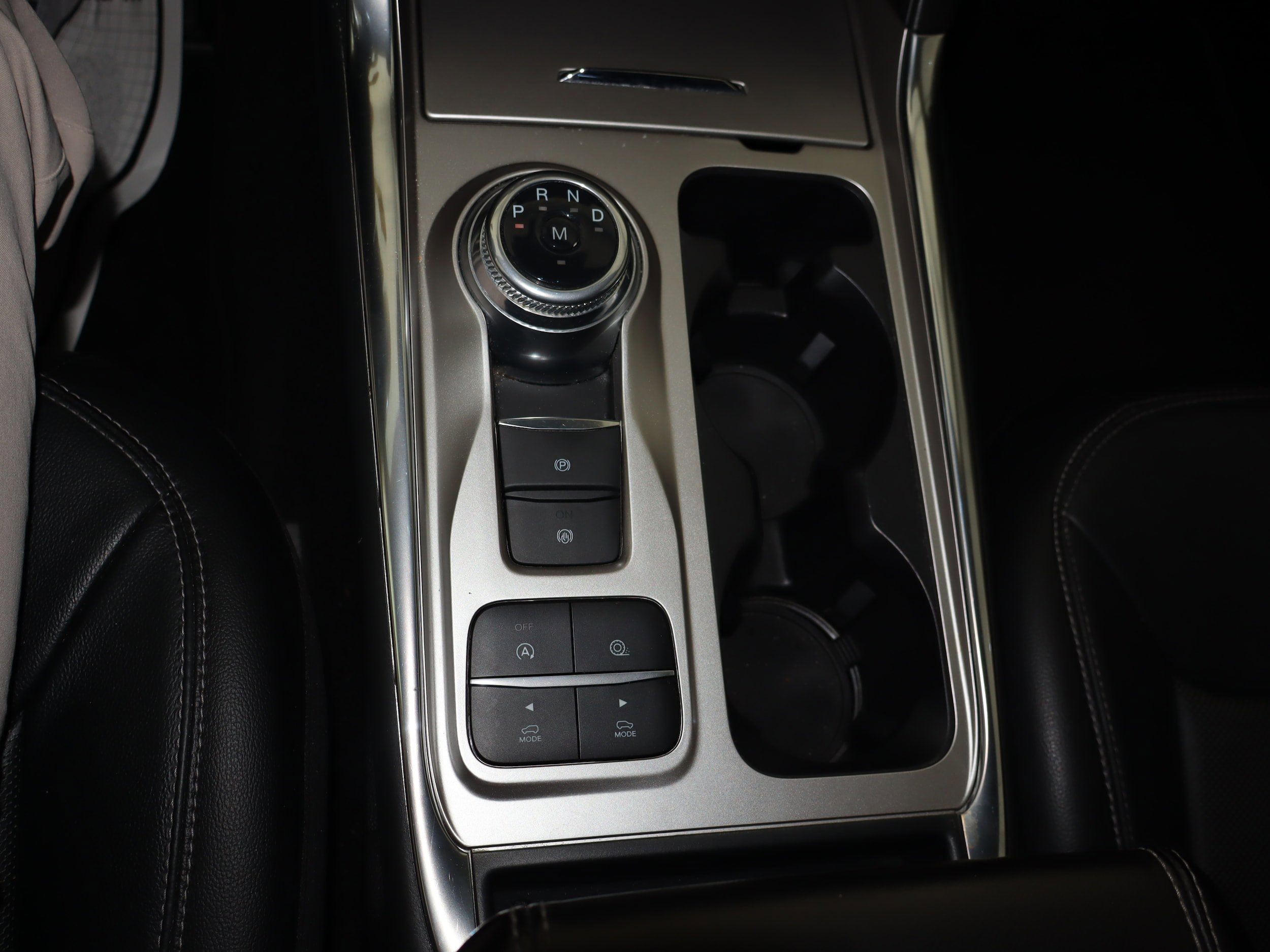 Used 2020 Ford Explorer Limited image 19