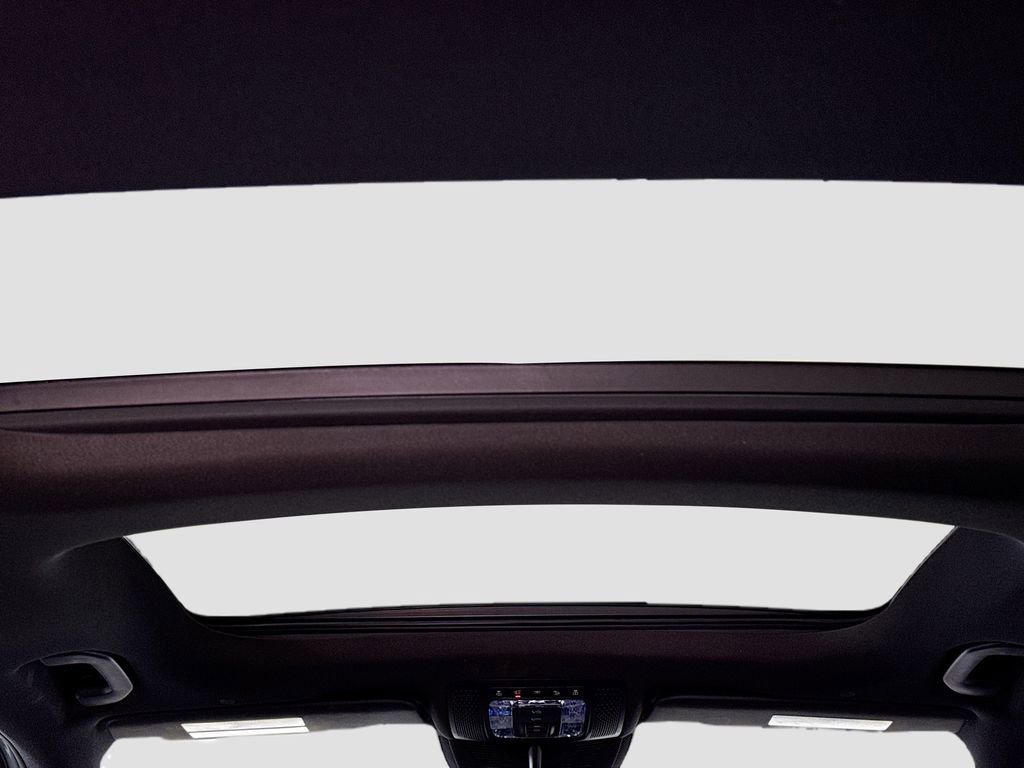 Used 2024 Mercedes-Benz GLB 35 AMG 4MATIC w/ Exclusive Package image 22