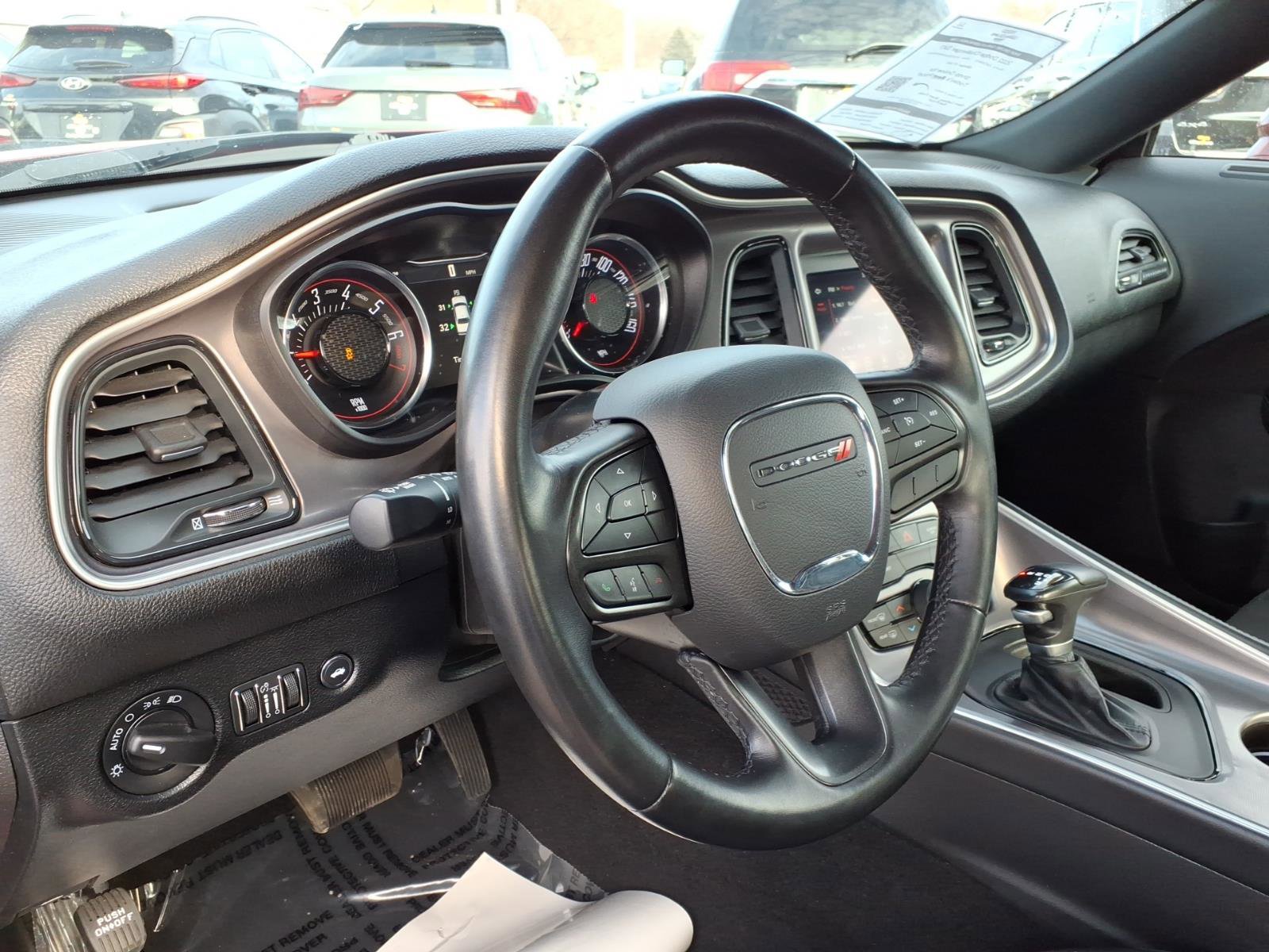 Used 2022 Dodge Challenger SXT image 14