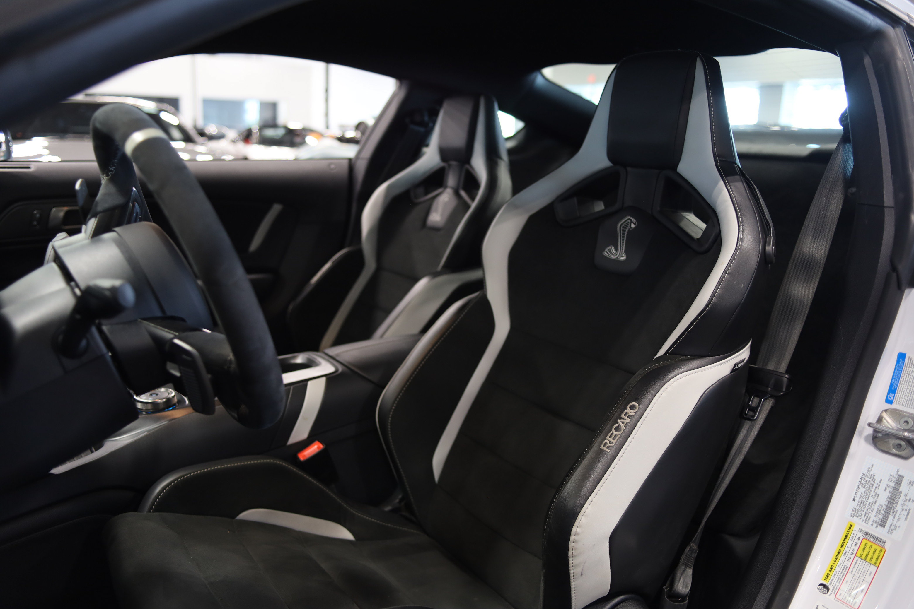 Used 2021 Ford Mustang Shelby GT500 w/ Carbon Fiber Track Pack RWD image 17