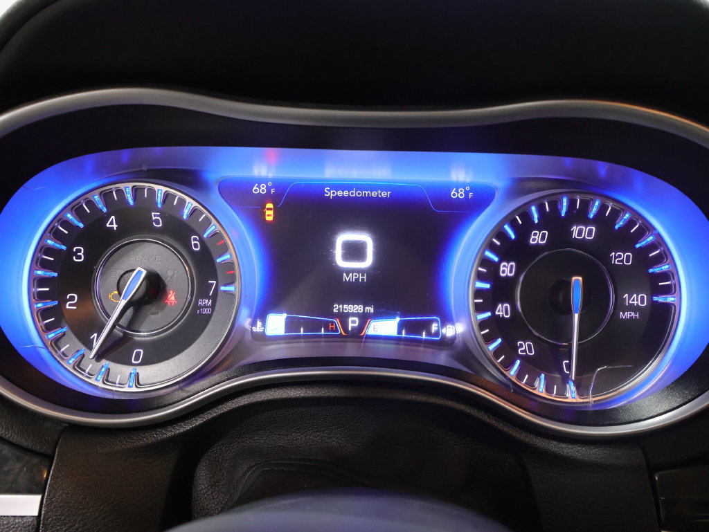 Used 2018 Chrysler 300 Limited AWD/4WD image 35