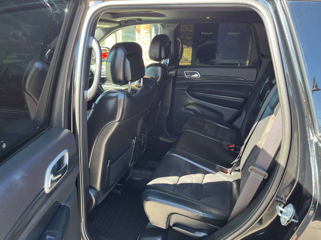 Used 2020 Jeep Grand Cherokee Altitude image 5
