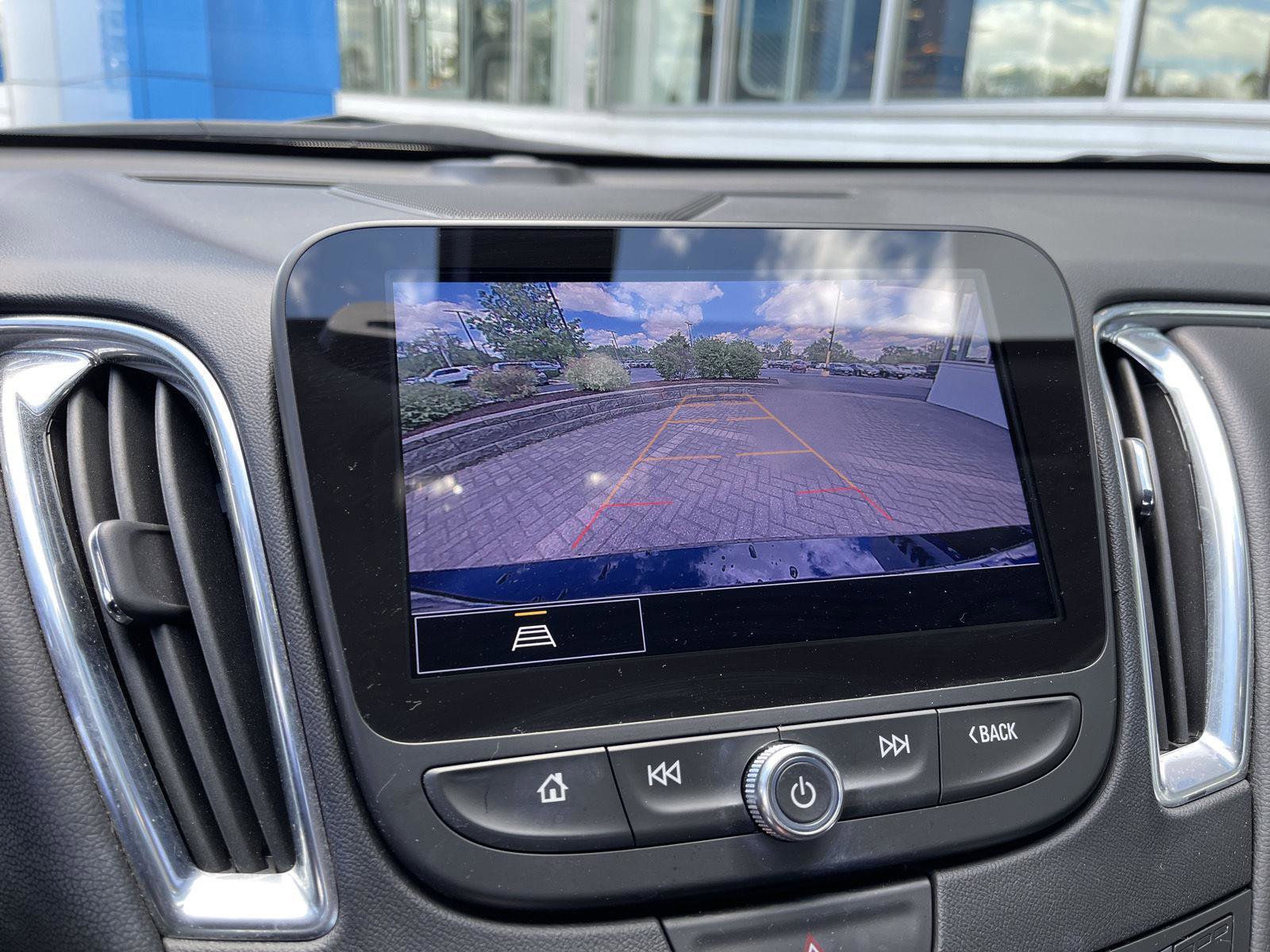 Used 2022 Chevrolet Malibu Premier FWD image 31