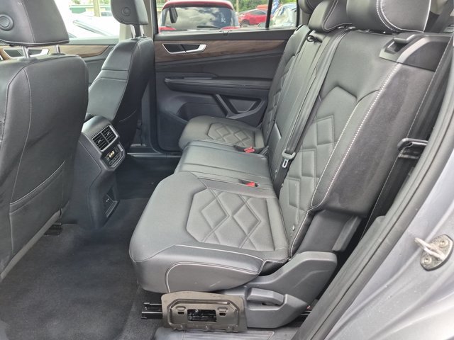 Used 2025 Volkswagen Atlas SE FWD image 27