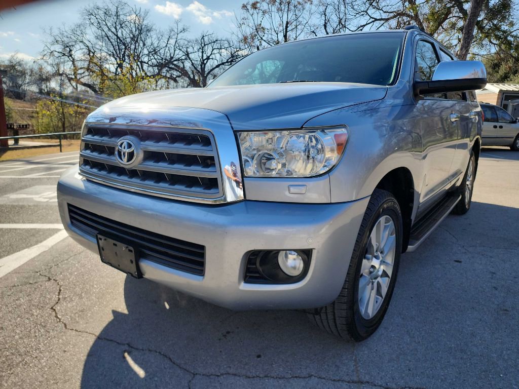 Used 2016 Toyota Sequoia Limited w/ Safety & Convenience Package image 3