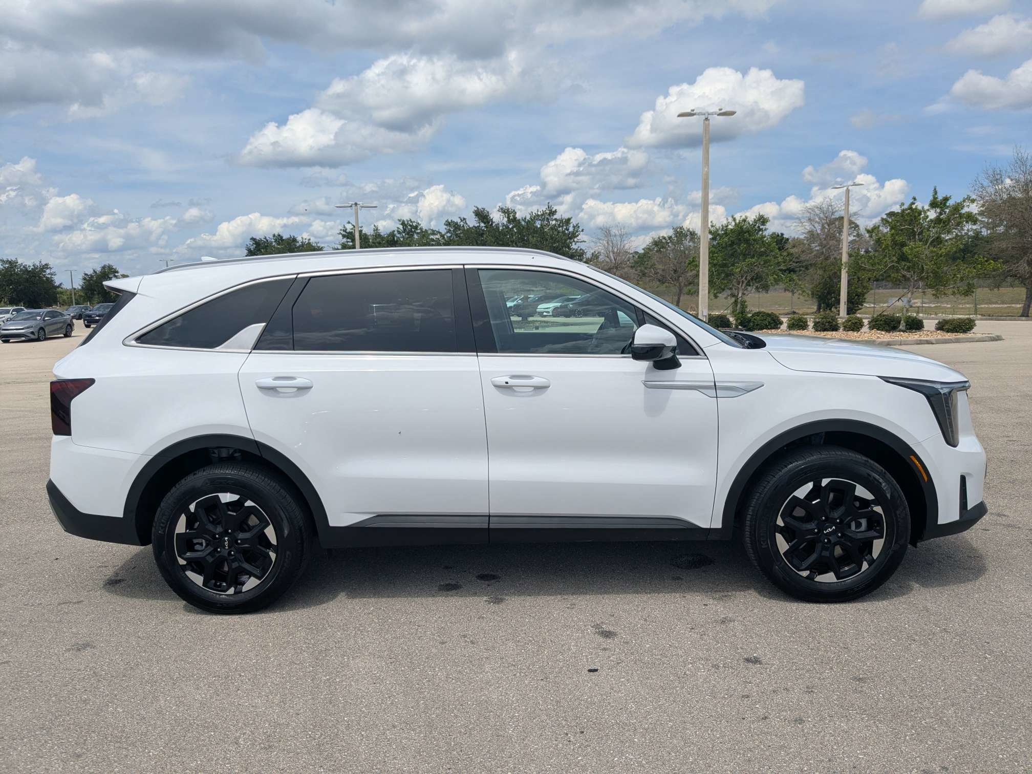 Certified 2026 Kia Sorento S AWD/4WD image 4