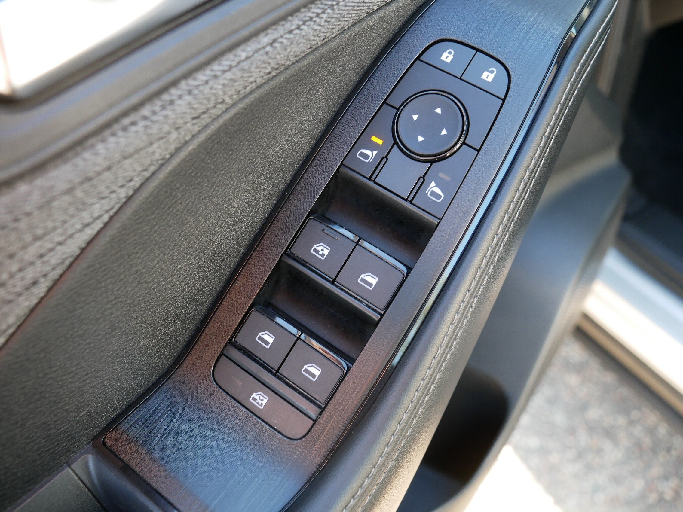 Certified 2023 Nissan Rogue SV AWD/4WD image 19