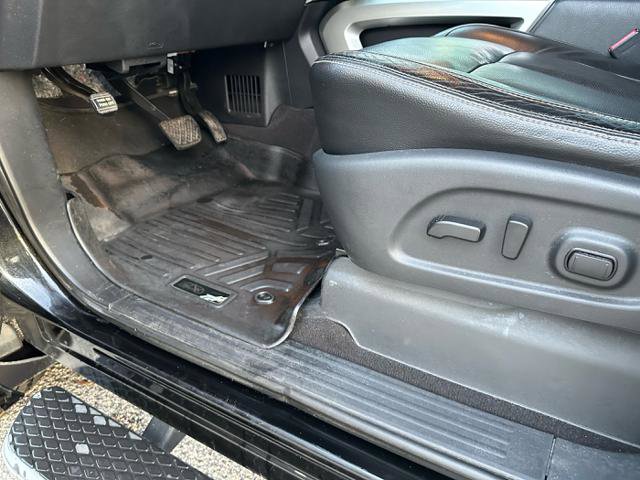 Used 2017 Nissan Titan SL image 21